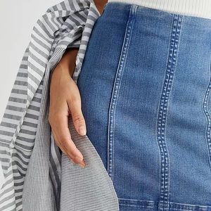 Women’s Free People Mini Skirt. Size 8. Washed Jean.